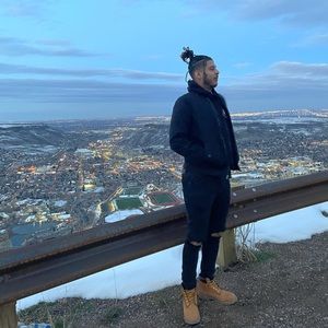 Meet your Posher, Aaron